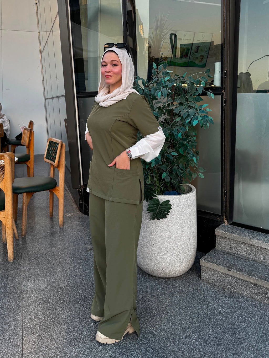 Feminie In Olive