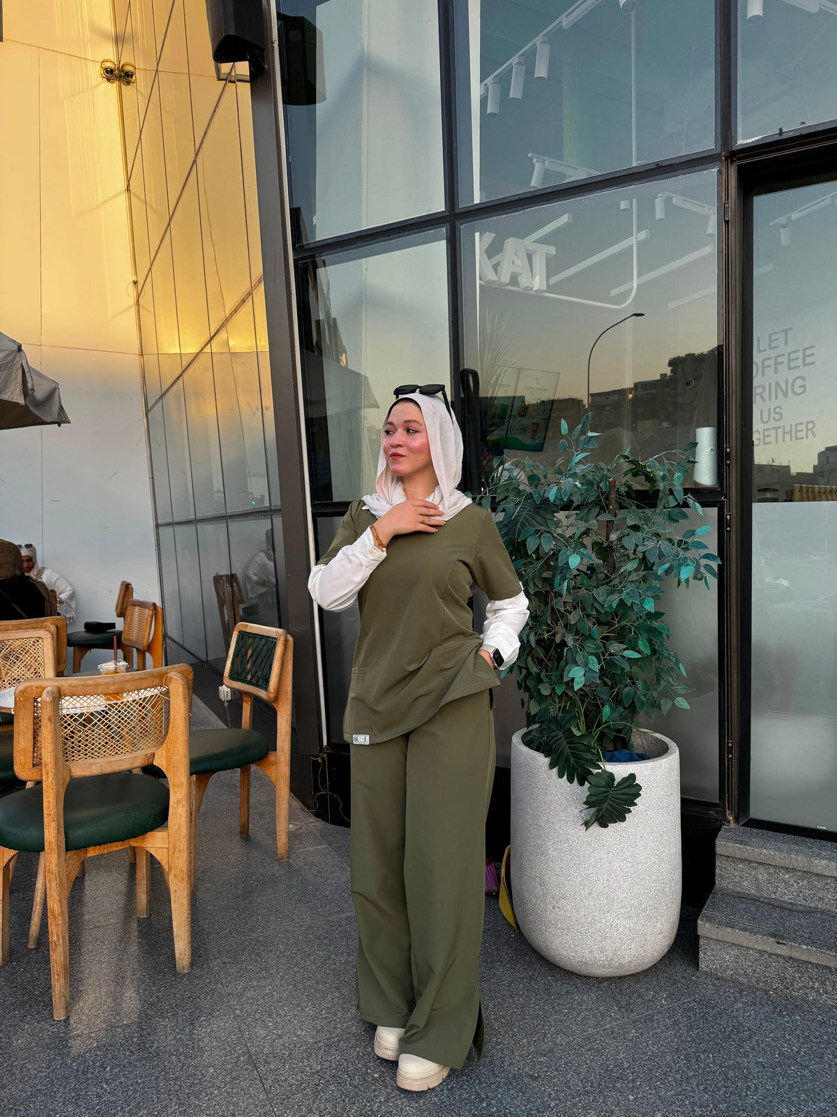 Feminie In Olive