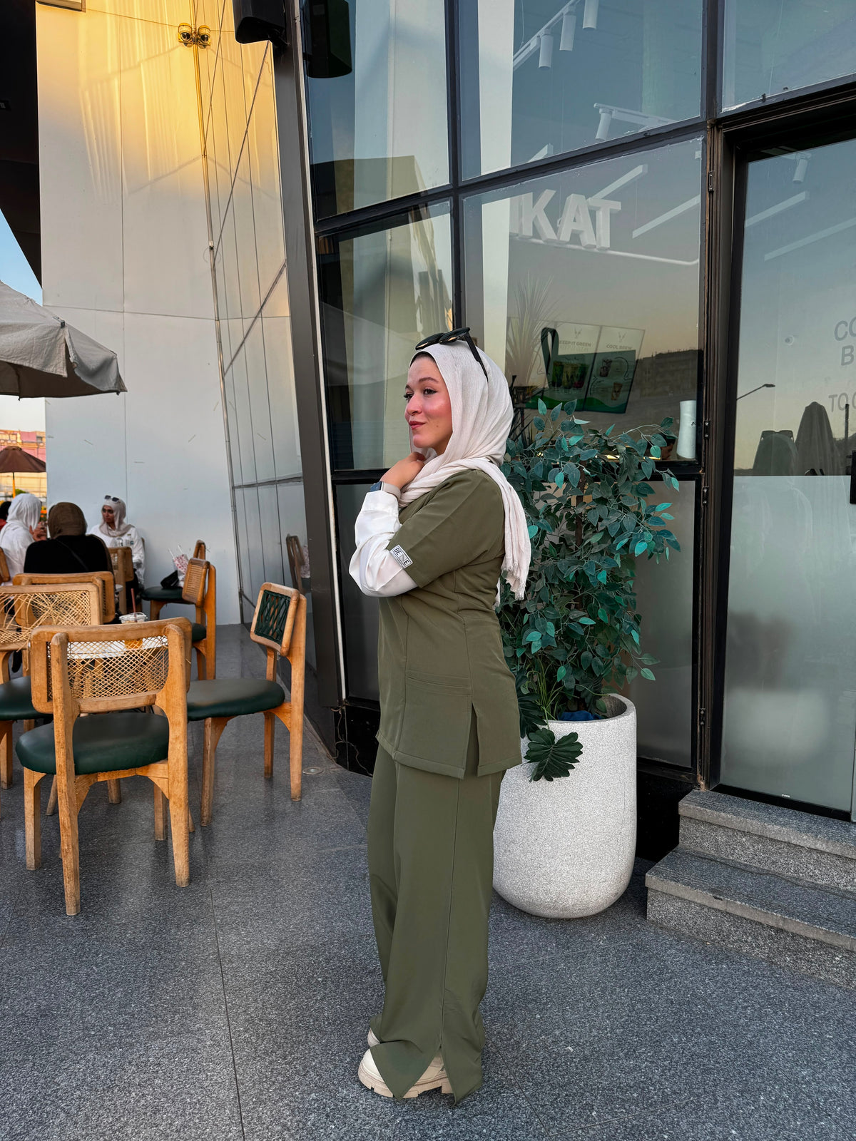 Feminie In Olive