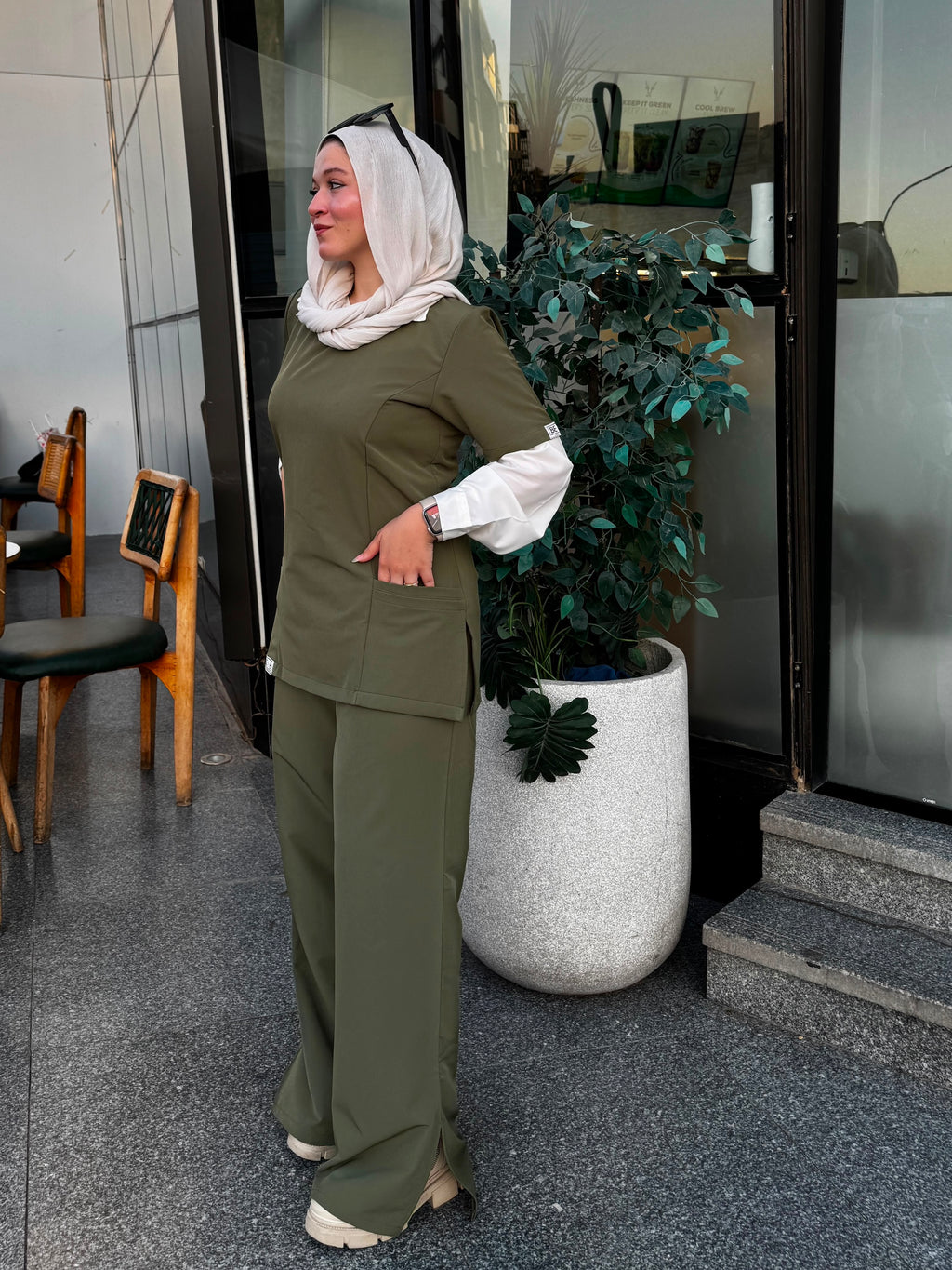 Feminie In Olive