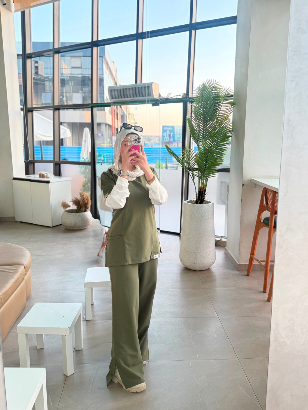Feminie In Olive