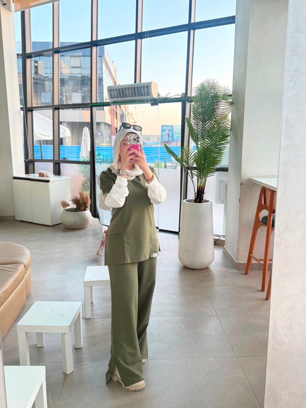 Feminie In Olive
