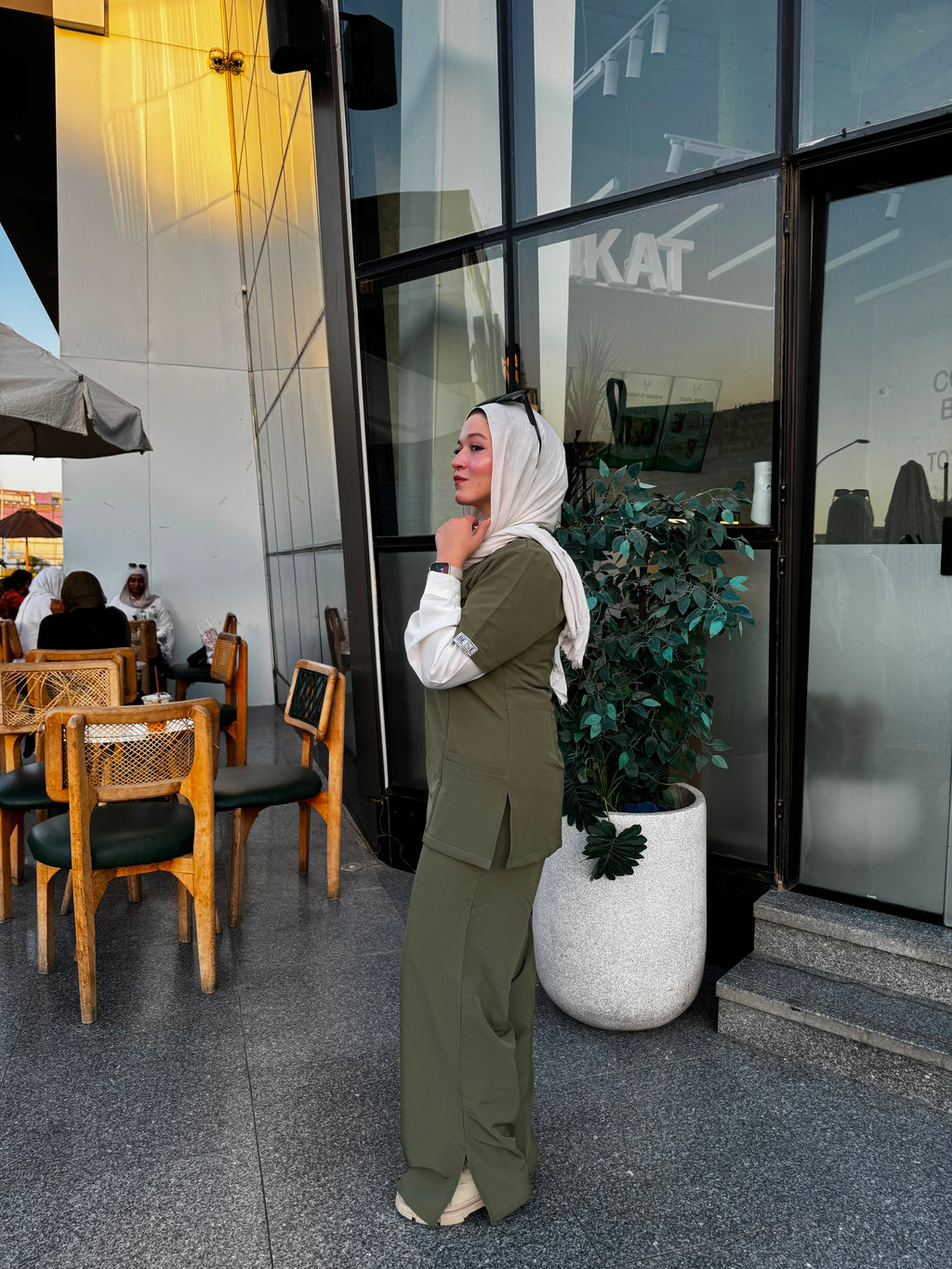 Feminie In Olive