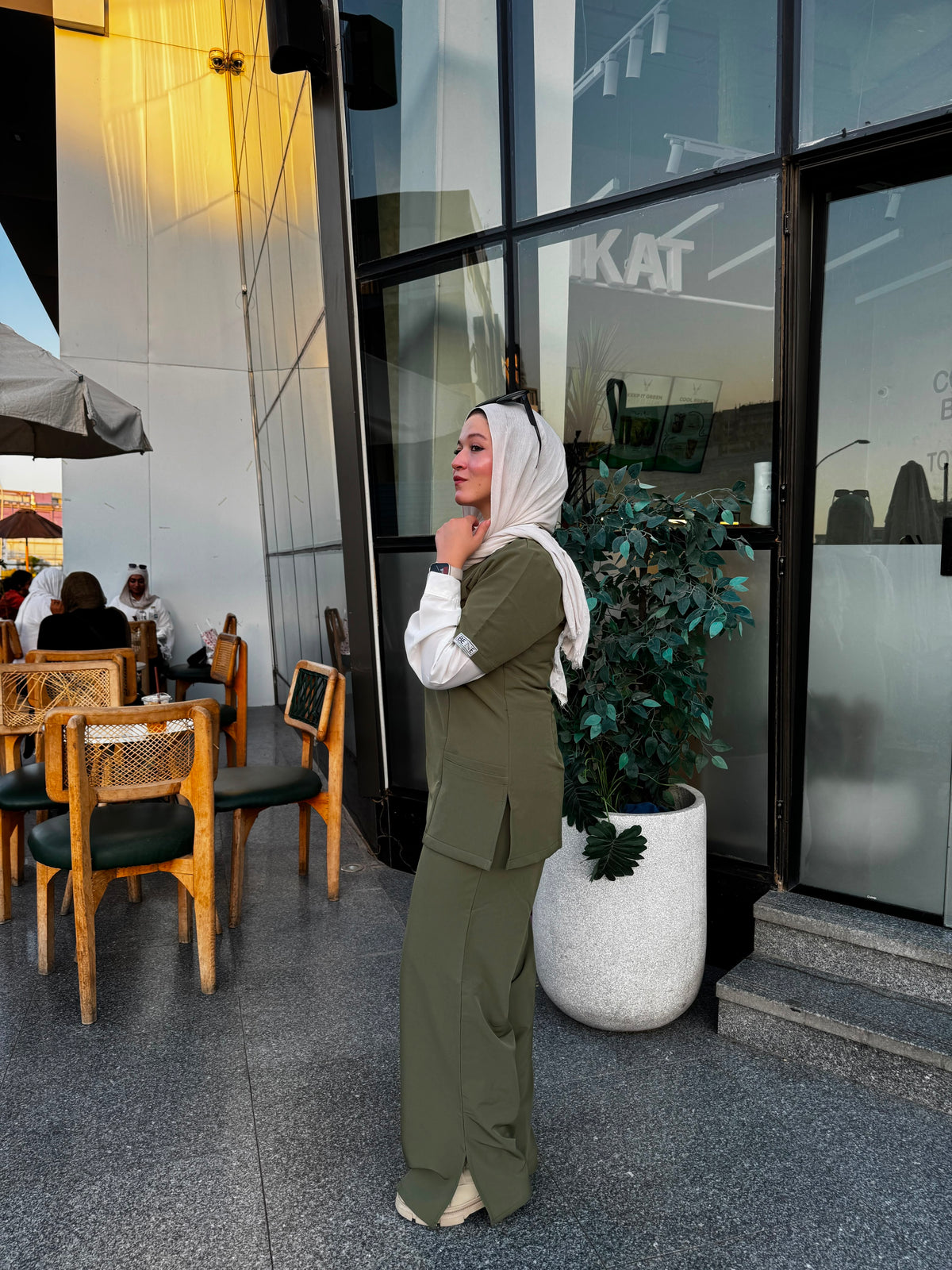 Feminie In Olive