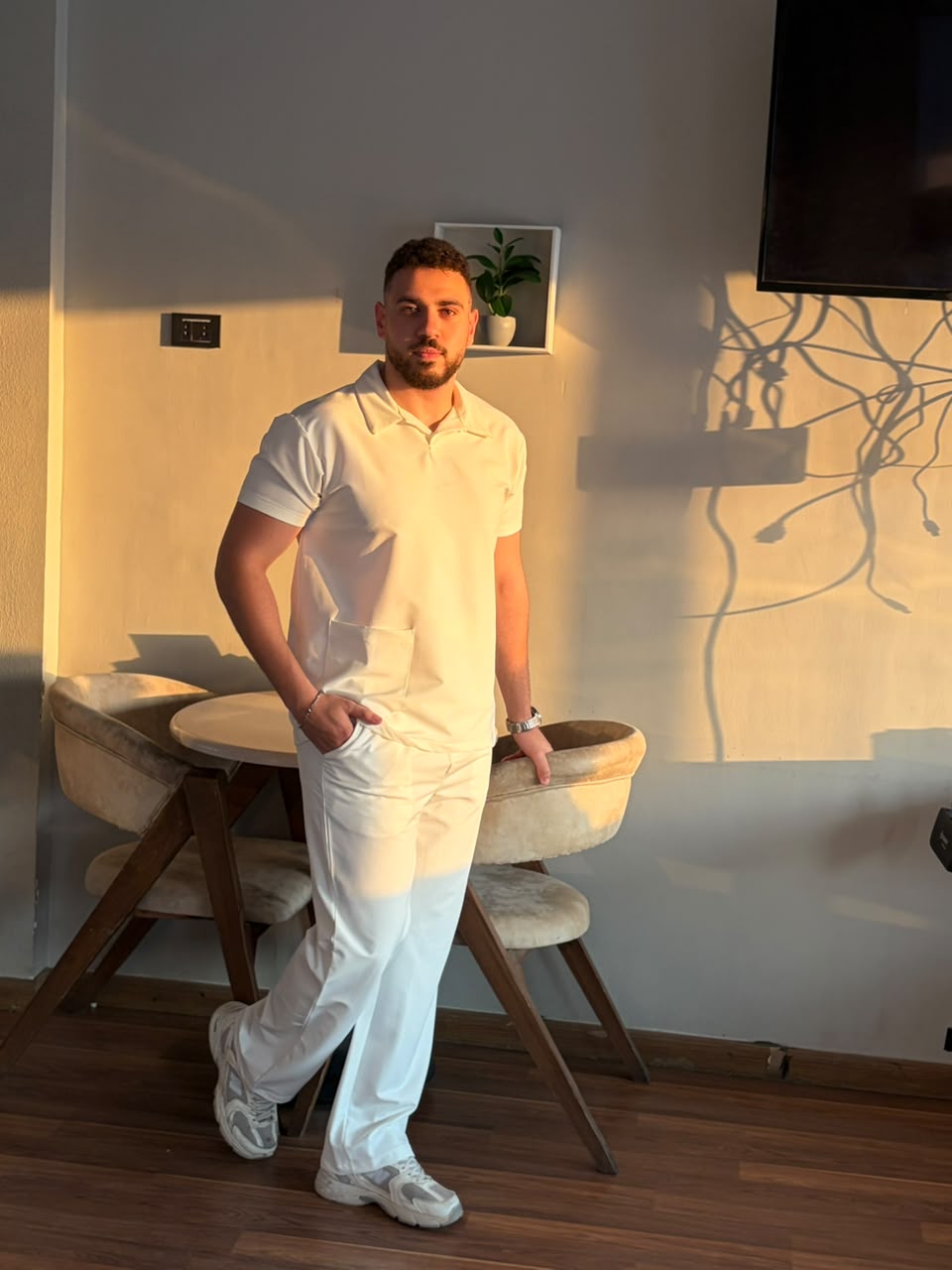 Classic Scrub In White