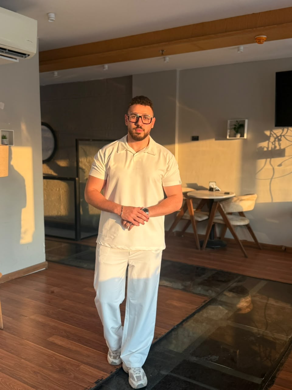 Classic Scrub In White
